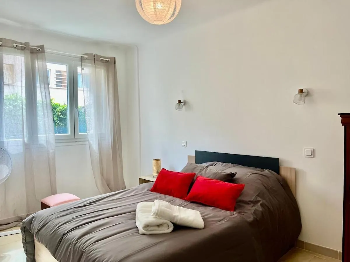 Les Bleuets Yourhosthelper Cagnes-sur-Mer France